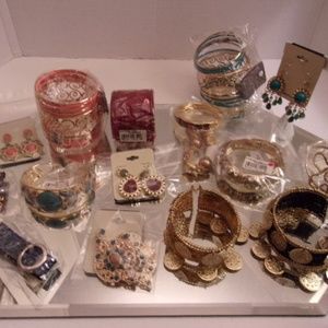 NWT HUGE DESIGNER ASSORTMENT OF BRACELETS & EARRIN
